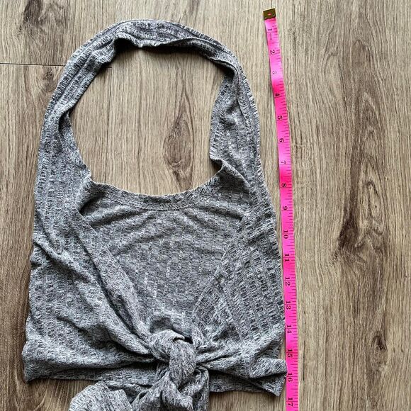 Shein Women's grey halter top with front tie detailing crop top - Picture 3 of 4